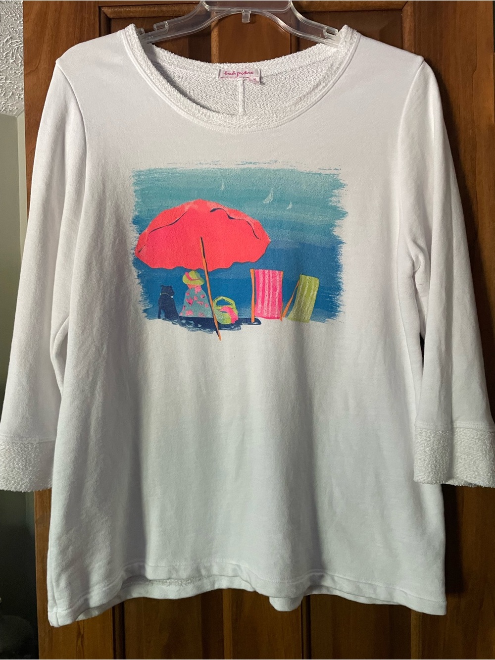 fresh produce White Beach Umbrella Graphic Long-Sleeve Top
